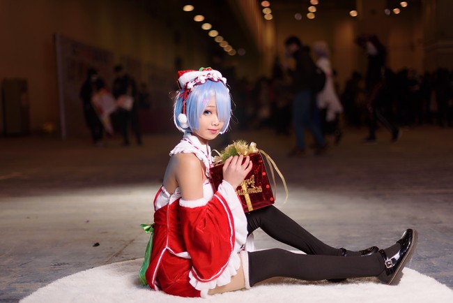 教学楼二次元歌会进行时，唱吧x微博校园活动“打破次元壁”：